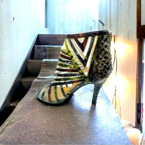 Annie Shoes l Snakeskin Design, Mesh accent l 4” Stiletto Heel l 6M l Like New! - Picture 5 of 13